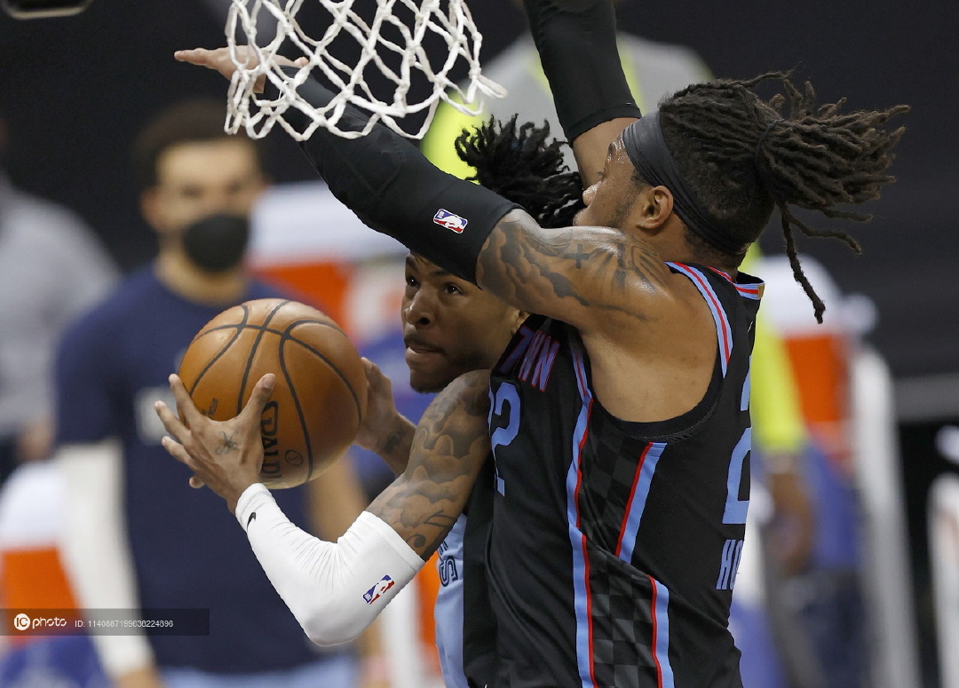 关于萨克拉门托国王围绕国王杯单刀错失哈登与80激战C9分钟，媒体一致点评：圣安东尼奥马刺集结日造点机会的信息