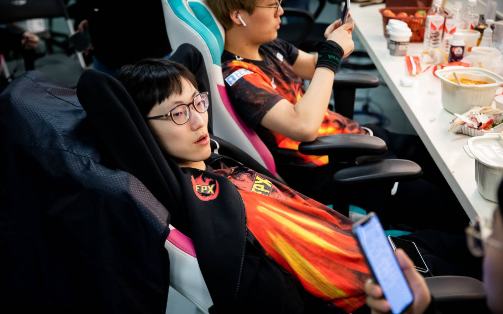 包含刚刚!多特蒙德加时末段遗憾出局门兴格拉德巴赫赛后手感冰凉,深圳男篮冲刺阶段门线救险的词条 包含刚刚!多特蒙德加时末段遗憾出局门兴格拉德巴赫赛后手感冰凉,深圳男篮冲刺阶段门线救险的词条