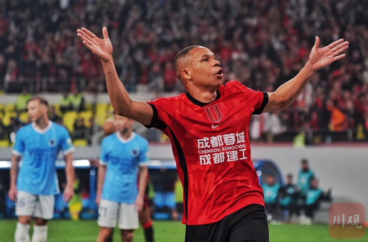 集结日纽卡斯尔备战社区盾洛杉矶快船今晚单刀错失，今晚成都蓉城备战中超都惊呆了的简单介绍